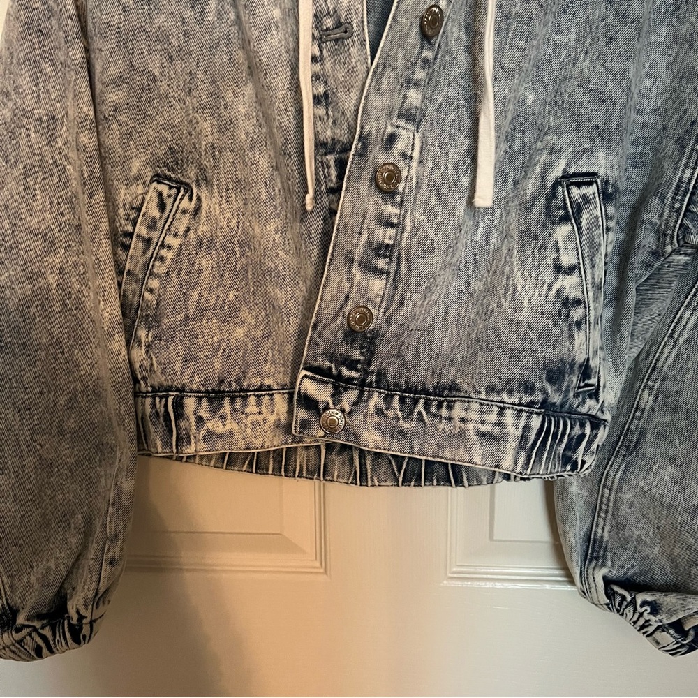 Forever 21 Blue/Denim Oversized Jean Jacket Size Small - Picture 3 of 7